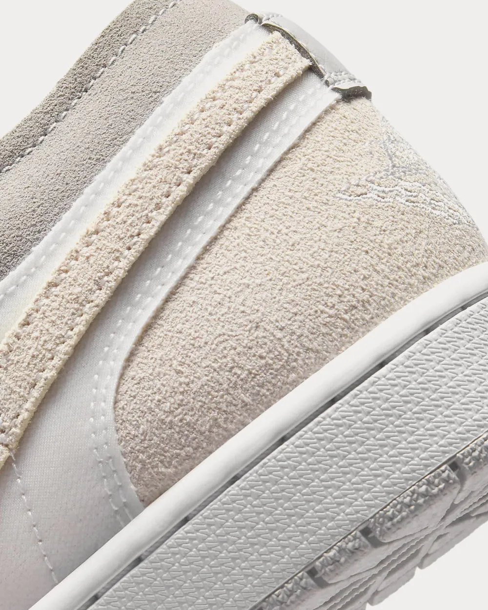 Air Jordan 1 Low SE Craft White / Phantom / Sail / Neutral Grey Low Top Sneakers