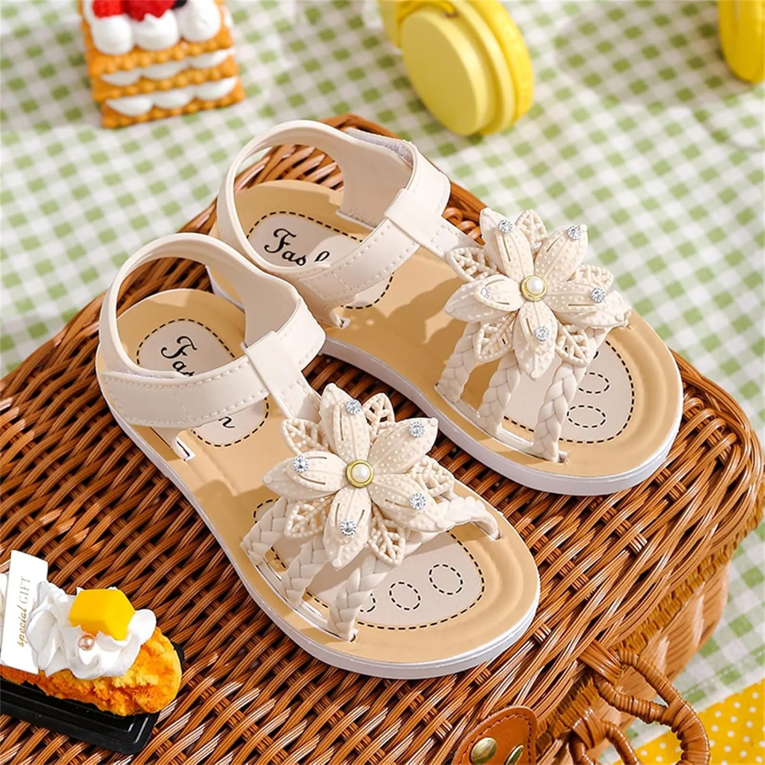 Kids Girls Soft Sole Flower Sandals Open Toe Lightweight Comfortable Anti Slip Holiday Vacation Girls Slippers
