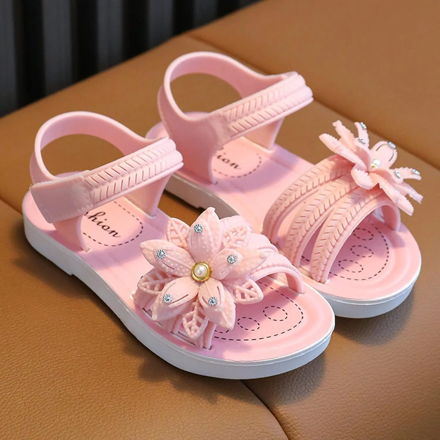 Little Girls Princess Flower Sandals Non Slip Soft Sole Comfortable Fashion Open Toe Flat Sandals Cute Beach Shoes