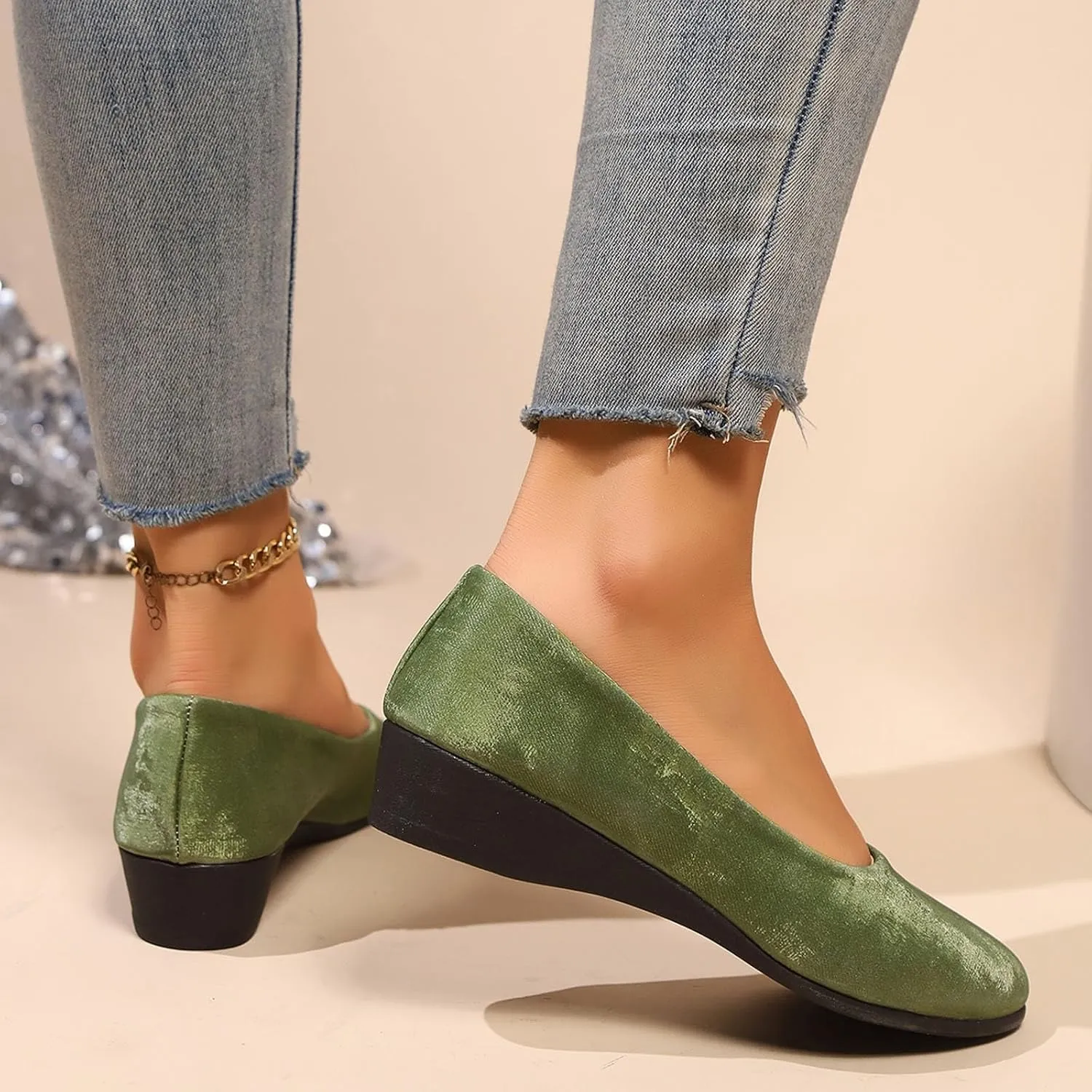 Women's Casual Shoes for Everyday Wear Sleek Satin Design Closed Toe and Heel Comfortable Wedge Wide Mens Shoe Casual